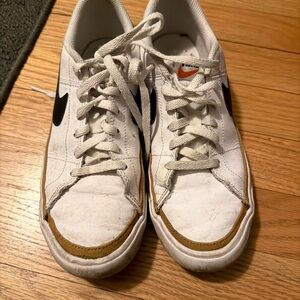 Nike court legacy sneakers